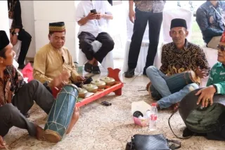 Atraksi kesenian rarak dan calempong Kuansing yang menghibur kafilah MTQ XLIV Riau 2026