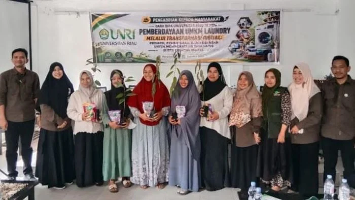 penyerahan bibit hadiah 