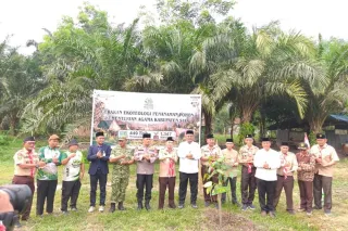 Kemenag Siak tanam 1.347 bibit pohon di 449 titik, 